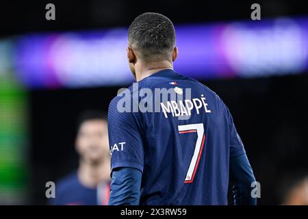 Parigi, Francia. 27 aprile 2024. Kylian Mbappe dal retro durante la partita di calcio del campionato francese di Ligue 1 tra Paris Saint-Germain e le Havre AC il 27 aprile 2024 allo stadio Parc des Princes di Parigi, Francia - foto Victor Joly/DPPI Credit: DPPI Media/Alamy Live News Foto Stock