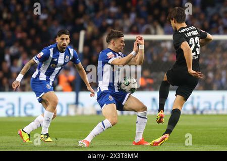 Porto, 04/28/2024 - il Futebol Clube do Porto ha ospitato questa sera lo Sporting Clube de Portugal al Estádio do Dragão in una partita che conta per il 31° turno della i League 2023/24. Francisco Conceição (Ivan del Val/Global Imagens) Foto Stock