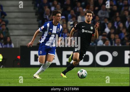 Porto, 04/28/2024 - il Futebol Clube do Porto ha ospitato questa sera lo Sporting Clube de Portugal al Estádio do Dragão in una partita che conta per il 31° turno della i League 2023/24. Martim e Daniel Braganza (Ivan del Val/Global Imagens) Foto Stock