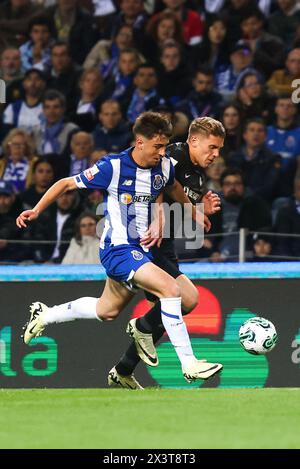 Porto, 04/28/2024 - il Futebol Clube do Porto ha ospitato questa sera lo Sporting Clube de Portugal al Estádio do Dragão in una partita che conta per il 31° turno della i League 2023/24. Martim e Gyokeres (Ivan del Val/Global Imagens) Foto Stock