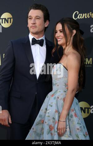 LOS ANGELES - APR 27: Miles Teller, Keleigh Sperry agli AFI Lifetime Achievement Awards IHO Nicole Kidman al Dolby Theater il 27 aprile 2024 in Foto Stock