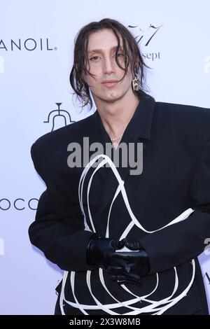 Adir Abergel partecipa all'ottava edizione annuale dei Fashion Los Angeles Awards del Daily Front Row il 28 aprile 2024 a Beverly Hills, California. Foto: Crash/imageSPACE/Sipa USA Foto Stock
