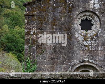 iglesia de Santa Isabel, Monasterio de San Juan de Caaveiro, parque Natural Fragas del Eume,​ provincia de la Coruña, Galizia, Spagna Foto Stock