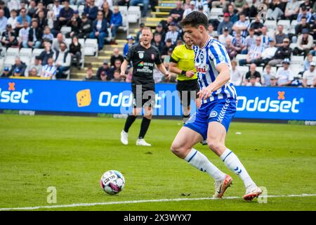 Odense, Danimarca. 28 aprile 2024. Luca Kjerrumgaard (18) di OB visto durante il 3F Superliga match tra Odense BK e Hvidovre IF al Nature Energy Park di Odense. (Credito fotografico: Gonzales Photo - Kent Rasmussen). Foto Stock