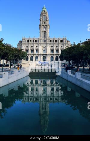 Europa, Portogallo, Porto. Centro storico patrimonio dell'umanità dell'UNESCO, Piazza della libertà, Municipio Foto Stock
