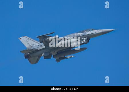 F-16 Falcons a spirale in azione Foto Stock