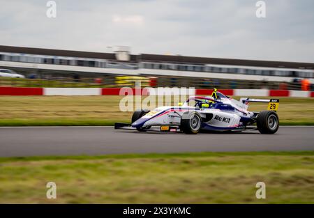 August Raber 29 Xcel Motorsport Qualifying at Donington Park, Derby, Inghilterra il 27 aprile 2024. Foto di Chris Williams. Solo per uso editoriale, licenza re Foto Stock