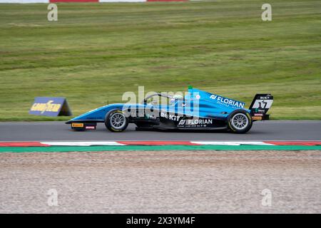 Maxwell DODDS 17 Virtuosi Racing Donington Park Qualifying at Donington Park, Derby, Inghilterra il 27 aprile 2024. Foto di Chris Williams. Uso editoriale Foto Stock