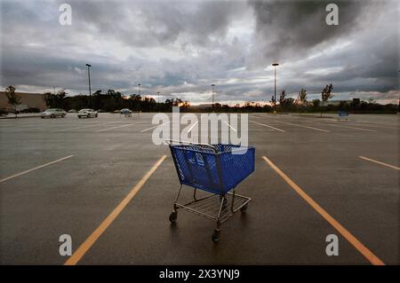 Parcheggio desolato a Pittsburgh, Pennsylvania. Foto Stock