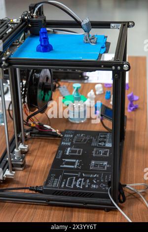 Stampante 3D in FabLab. Collaborazione Foto Stock