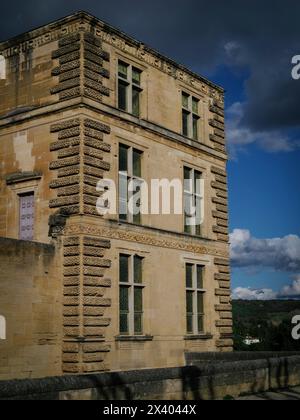 Parte dell'château de la Tour-d'Aigues, Vaucluse, Provenza, Francia Foto Stock