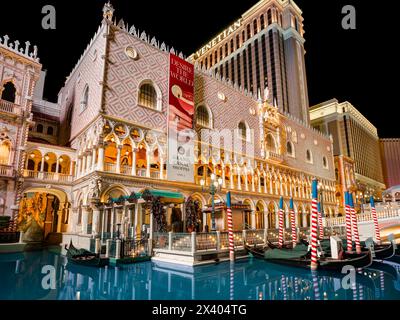 Il Venetian Resort Hotel and Casino di notte. Vista da Las Vegas Blvd. Las Vegas, Nevada, Stati Uniti Foto Stock