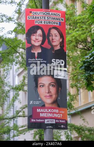 Wahlplakate von SPD und Bündnis Sarah Wagenknecht zur Europawahl AM 9. Juni 2024 im Kölner Stadtteil Nippes *** manifesto elettorale della Sarah Wagenknecht Alliance per le elezioni europee del 9 giugno 2024 nel distretto di Nippes di Colonia GMS15607 Foto Stock