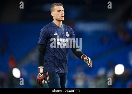 Andriy Lunin del Real Madrid CF guarda durante la partita LaLiga EA Sports tra il Real Sociedad e il Real madrid CF allo stadio reale Arena il 26 aprile, Foto Stock