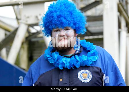 Preston, Regno Unito. 29 aprile 2024. Un fan del Leicester City arriva allo stadio prima della partita del Campionato Sky Bet Preston North End vs Leicester City a Deepdale, Preston, Regno Unito, 29 aprile 2024 (foto di Steve Flynn/News Images) a Preston, Regno Unito, il 4/29/2024. (Foto di Steve Flynn/News Images/Sipa USA) credito: SIPA USA/Alamy Live News Foto Stock