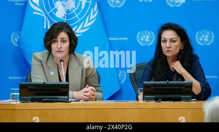 Reena Ghelani, Coordinatrice della risposta El Niño/la Niña, Comitato permanente interagenzia (IASC); e Beth Bechdol, Vice Direttore generale dell'Organizzazione per l'alimentazione e l'agricoltura (FAO), informano i giornalisti sull'impatto umanitario di El Niño presso la sede delle Nazioni Unite il 29 aprile 2024 a New York. I rappresentanti dell'organizzazione hanno delineato una crisi a cascata nel Sud Sudan e nella regione, in quanto gli effetti imminenti di El Ninio avranno un impatto sulle colture già colpite dalla siccità, con conseguenti tasse elevate nella maggior parte del Sud Africa. (Foto di John Lamparski/Sipa USA) Foto Stock