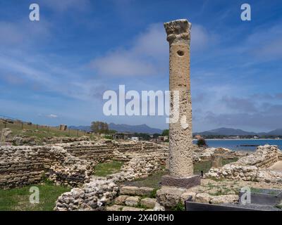 Rovine archeologiche di Nora. Nora è un'antica città pre-romana e romana su una penisola vicino a Pola; Pula, Cagliari, Italia Foto Stock