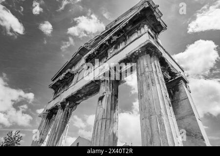 Porta di Atena Archegeti presso l'Agorà romana, un sito archeologico ad Atene, Grecia; Atene, Grecia Foto Stock