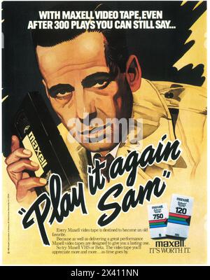 1983 annuncio video Maxell VHS con Humphrey Bogart in Play IT Again Sam Illustrated Movie poster Foto Stock