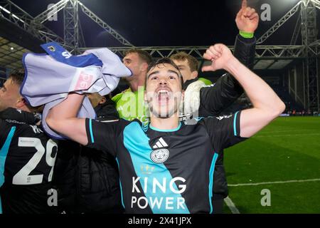 Harry Winks di Leicester City celebra dopo il match per il titolo Sky Bet Preston North End vs Leicester City a Deepdale, Preston, Regno Unito, 29 aprile 2024 (foto di Steve Flynn/News Images) Foto Stock