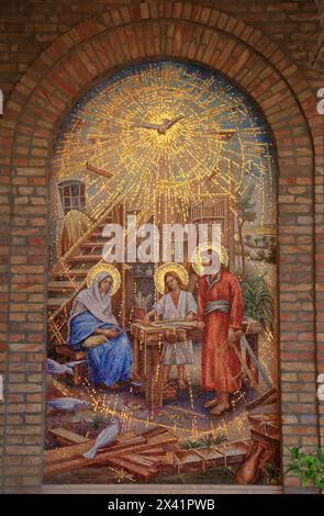 Decorazione murale a mosaico, Santuario Madonna dello splendore, Giulianova, Italia. Il santuario della Madonna dello splendore Foto Stock