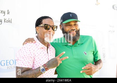 Los Angeles, Stati Uniti. 29 aprile 2024. L'attore e comico Darryl Lynn Hughley, l'attore Anthony Anderson partecipano al 17° George Lopez Celebrity Golf Classic al Lakeside Golf Club, Los Angeles, CA, 29 aprile 2024 crediti: Eugene Powers/Alamy Live News Foto Stock