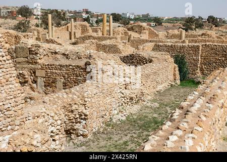 I restanti muri in pietra e le colonne delle Sufetula Grand Baths Foto Stock