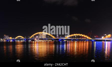 Il Ponte del Drago ( Cầu Rồng ) a da Nang, Vietnam Foto Stock