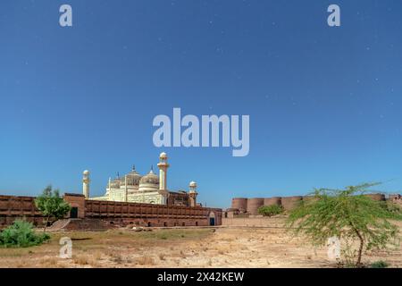 Derawar Fort è una fortezza situata ad Ahmadpur, Tehsil orientale del distretto di Bahawalpur nel Punjab, Pakistan Foto Stock