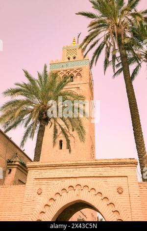 Marrakech, Marocco. Moschea di Koutoubia. La più antica moschea di Marrakech degli anni '1100 Foto Stock