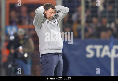 Firo: 26 aprile 2024, calcio, 1.League, Bundesliga, stagione 2023/2024, VfL Bochum 1848 - TSG Hoffenheim. 3:1 capo allenatore Heiko Butscher di VFL Bochum gesti Foto Stock