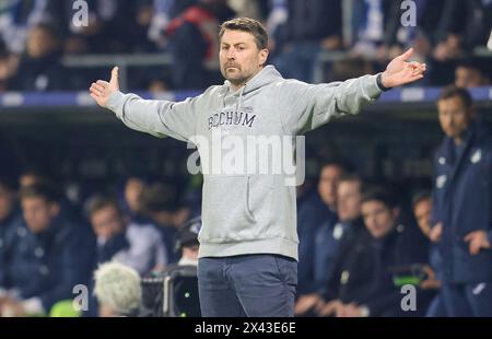 Firo: 26 aprile 2024, calcio, 1.League, Bundesliga, stagione 2023/2024, VfL Bochum 1848 - TSG Hoffenheim. 3:1 capo allenatore Heiko Butscher di VFL Bochum gesti Foto Stock