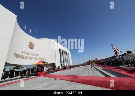 Windhoek, Namibia. 30 aprile 2024. Il benvenuto ufficiale si tiene presso la State House di Windhoek, Namibia, martedì 30 aprile 2024, durante una visita ufficiale del re belga in Namibia. BELGA PHOTO BENOIT DOPPAGNE credito: Belga News Agency/Alamy Live News Foto Stock