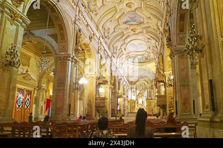 Fantastici interni della Cattedrale metropolitana di Santiago, Plaza de Armas, Santiago, Cile, Sud America Foto Stock
