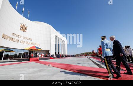 Windhoek, Namibia. 30 aprile 2024. Re Filippo - Filip del Belgio nella foto durante il benvenuto ufficiale alla Casa di Stato a Windhoek, Namibia, martedì 30 aprile 2024, durante una visita ufficiale del re belga in Namibia. BELGA PHOTO BENOIT DOPPAGNE credito: Belga News Agency/Alamy Live News Foto Stock