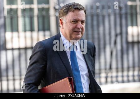 Londra, Regno Unito. 30 aprile 2024. Mel Stride, Segretario del lavoro e delle pensioni, in una riunione di gabinetto. Crediti: Ian Davidson/Alamy Live News Foto Stock