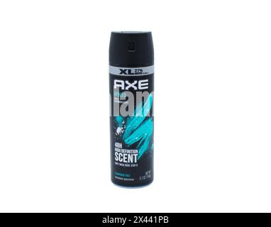 Ocala, Florida 2-18-2024 fragranza body spray Axe Apollo in flacone spray nero con etichetta blu isolata su sfondo bianco venduto a Walmart, Ta Foto Stock