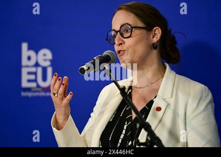 Gent, Belgio. 30 aprile 2024. Nicole de Moor, segretaria di Stato per la politica in materia di asilo e migrazione, nella foto di una conferenza ministeriale sull'attuazione e l'operatività del Patto europeo in materia di asilo e migrazione, tenutasi a Gent martedì 30 aprile 2024. BELGA FOTO DIRK WAEM credito: Belga News Agency/Alamy Live News Foto Stock
