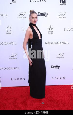 Stella Maxwell partecipa all'ottava edizione annuale dei Fashion Los Angeles Awards del Daily Front Row il 28 aprile 2024 a Beverly Hills, California. Foto: Crash/imageSPACE/MediaPunch Foto Stock