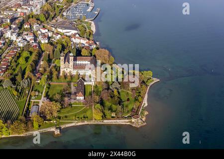 Schlosshorn con castello e chiesa del castello, turismo sul lago di Costanza, vista aerea, vista della città di Friedrichshafen, Baden-Wuerttemberg, Germania Foto Stock