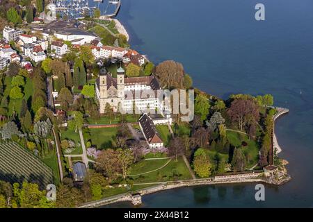 Schlosshorn con castello e chiesa del castello, turismo sul lago di Costanza, vista aerea, Friedrichshafen, Baden-Wuerttemberg, Germania Foto Stock