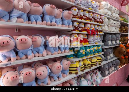 Miniso è un rivenditore di articoli di lifestyle globale con un negozio a Times Square, 2024, New York City, Stati Uniti Foto Stock