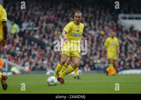 Immagini: Arsenal contro Charlton 2004 28/2/2004 PIC gavin rodgers/pixel8000 Foto Stock
