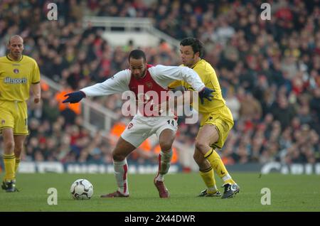 Immagini: Arsenal contro Charlton 2004 28/2/2004 PIC gavin rodgers/pixel8000 Foto Stock