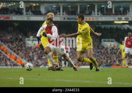 Immagini: Arsenal contro Charlton 2004 28/2/2004 PIC gavin rodgers/pixel8000 Foto Stock