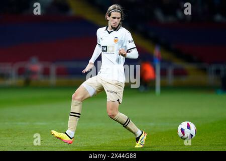 Barcellona, Spagna. 29 aprile 2024. Yarek Gasiorowski del Valencia CF durante la Liga EA Sports match tra FC Barcelona e Valencia CF e ha giocato allo stadio Lluis Companys il 29 aprile 2024 a Barcellona, Spagna. (Foto di Sergio Ruiz/PRESSINPHOTO) credito: PRESSINPHOTO SPORTS AGENCY/Alamy Live News Foto Stock