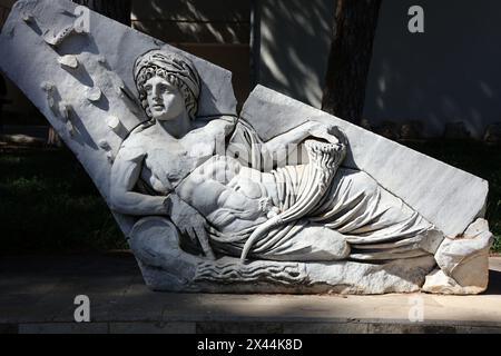 Un rilievo del periodo romano esposto al Museo Archeologico di Antalya. Foto Stock