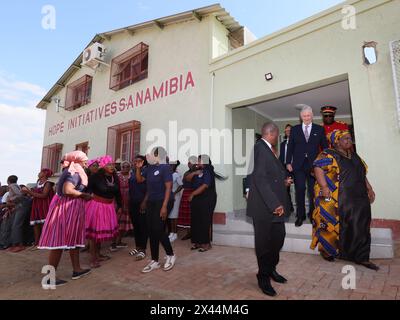 Windhoek, Namibia. 30 aprile 2024. Re Filippo - Filip del Belgio visita la Hope Initiative Southern Africa a Windhoek, Namibia, martedì 30 aprile 2024, durante una visita ufficiale del re belga in Namibia. BELGA PHOTO BENOIT DOPPAGNE credito: Belga News Agency/Alamy Live News Foto Stock