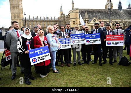 Londra, Regno Unito. 30 aprile 2024. George Galloway, candidato al Partito dei lavoratori, organizzò una manifestazione a Londra per le elezioni generali del 2024. Il Partito dei lavoratori ha anche reso omaggio ai giornalisti freelance che hanno perso la vita a Gaza. Workers' Memorial Day che almeno 109 giornalisti e operatori dei media - e forse 159 o più - sono stati tra quelli uccisi dal 7 ottobre. Delle uccisioni totali, almeno 34.488 morirono a Gaza e 491 in Cisgiordania; e circa 1139 erano cittadini israeliani. Credito: Vedi li/Picture Capital/Alamy Live News Credit: Vedi li/Picture Capital/Alamy Live News Foto Stock