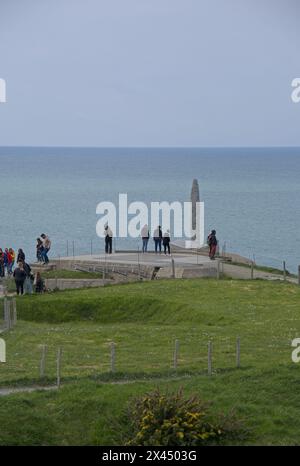 Cricqueville-en-Bessin, Francia - 23 aprile 2024: Batteria tedesca Pointe du hoc a Cricqueville-en-Bessin durante la seconda guerra mondiale. Combattono contro US R. Foto Stock